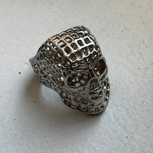 chunky stainless steel silver skull ring